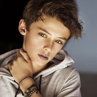 Bastián Muller(10 Años,Her)