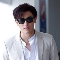 ทิม//การ์ดคนสนิทใต้ฝุ่น