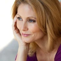 Julie Smith ( Rian