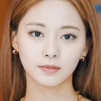 Cantika ( sekretaris Lisa )