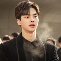 พายุ(พระเอก)