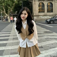 พลอย