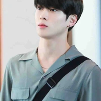 พระเอก อาชิ