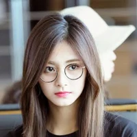 พลอย(นางเอก)