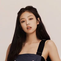 Sarah Giantana [ sahabat Reina ]