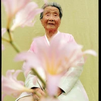 Nenek Min-Ho