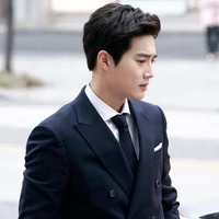 ชมชาย(พ่อนางเอก)