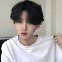 ฟลุค(น้องนางเอกคนกลาง)