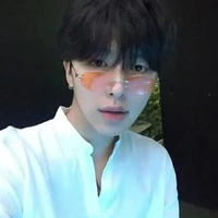 พ่อ(นางเอก)