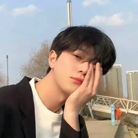 ไวน์(เพื่อนพระเอก)