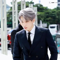 มิก(มือขวานางเอก+เลขา)