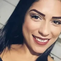 Shirley (Tia da Juliana)