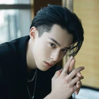 ลี่อี้โยว(พระเอก)