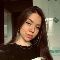 Helena ( irmã mais nova das meninas  )
