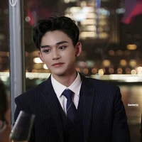 เก้า*พ่อพระเอก*