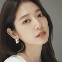 Nyonya Manoban (Shin Hye)