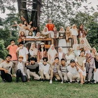 Semua orang yang ada di sana