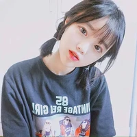 พลอย(สาวใช้)