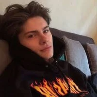 Julian (Amigo de Erick)