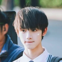 เดือนหนาว(นายเอก)
