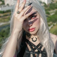 Sara (21 años)