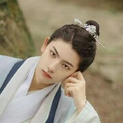 องค์ชายมู่ชิงอี้(พระเอก)