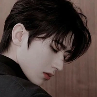 ซี(เพื่อนพ.อ.)🧐💣