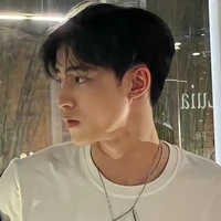ไอรัก / พระเอก