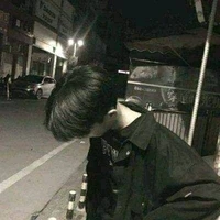 นนท์(พี่กลาง)