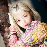 Sandrina Cyrus [ Senior ]