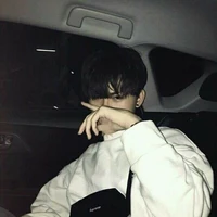 โอม(การด์คนสนิทพระเอก)