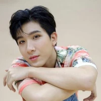 ชล(เพื่อนนายเอก)