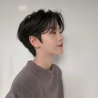 ภูมิ(เพื่อนบาส+หัวหน้าฝึกซ้อม1)