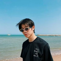 ทะเล[พระเอก]