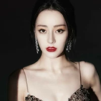 จื่อจาน(แม่นางเอกฮูหยินเอกตระกูลจิน)