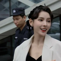 คุณหญิงเมษา(แม่พระเอก)
