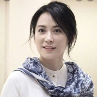 จื่อหลง(แม่พระเอก)