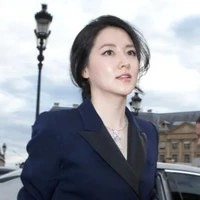 อิงหร่อ(แม่พระเอก)