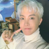 J-hope- 25- (alfa dominante)