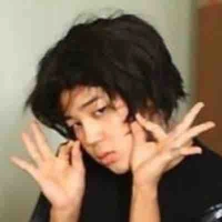 เฟิร์ส-LINE