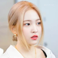 Karina Oktaviani [Guru Fisika]