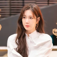 Lee Ji Ah (Guru)