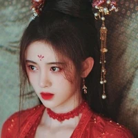 เสี่ยวหรงอี้(ปีศาจจิ้งจอกเก้าหาง)