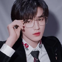พี่อ๊อฟ(พี่นายเอก)