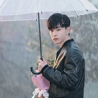 เติ้งหลุน(พี่ชายพระเอก)