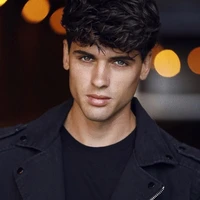 Esteban (amigo de hermanos)