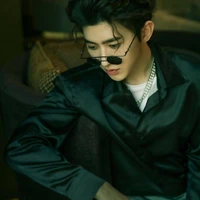 วี//พ่อนางเอก