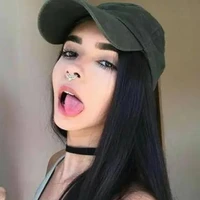 Paula Miller(hrmna de Esteban)[18]