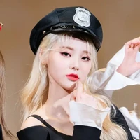 Nina (Pelayan)