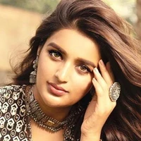 𝗦𝗰𝗮𝗿𝗹𝗲𝘁𝘁  𝗡𝗲𝗶𝗹𝗹